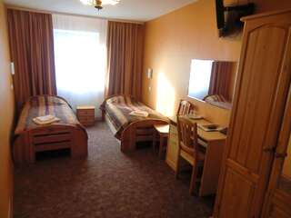 Отель Dorell Таллин Двухместный номер с 2 отдельными кроватями и общей ванной комнатой-7